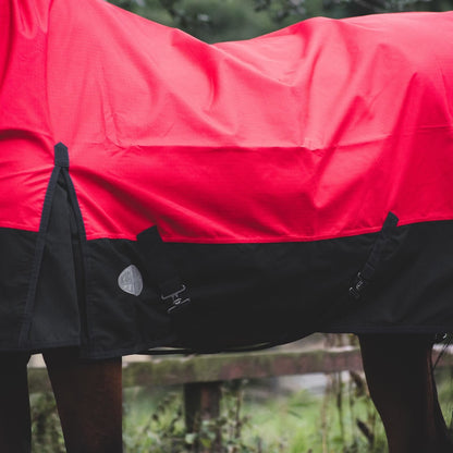 1200D Mediumweight Wasserdichte Pferde-Outdoordecke 200g Füllung Halber Hals Rot/Schwarz