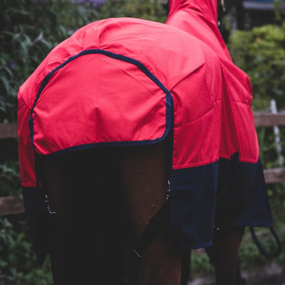 1200D Leichte wasserdichte Pferde-Outdoordecke 0g ohne Füllung, Half Neck, Rot/Schwarz