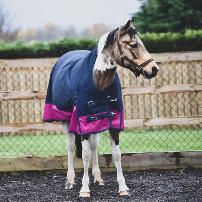 1200D Mediumweight Wasserdichte Pferde-Outdoordecke 200g Füllung Half Neck Navy/Himbeere